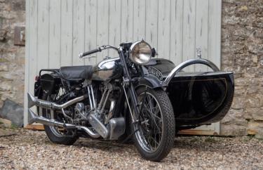 Brough Superior SS100 được mệnh danh là 