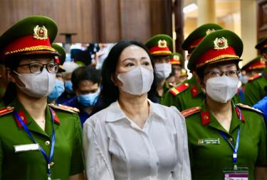 Bị cáo Trương Mỹ Lan tại toà.
