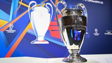 Chiếc cup cho nhà vô địch Champions League.