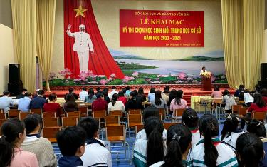 Quang cảnh buổi khai mạc.