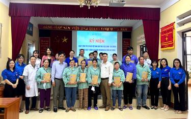Bệnh viện Tâm thần dafabet dang nhap đã trao 70 suất quà cho bệnh nhân và đại diện người nhà bệnh nhân.
