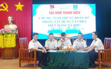 Đại diện các chi đoàn chia sẻ về văn hóa ứng xử trên mạng xã hội tại Tọa đàm