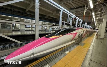 Một đoàn tàu Shinkansen của Nhật Bản.