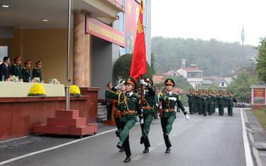 Các lực lượng vũ trang tỉnh tham gia duyệt đội ngũ tại Lễ ra quân huấn luyện năm 2025.