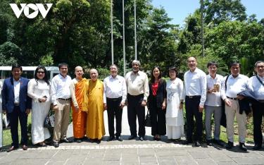 Phó Chủ tịch Quốc hội Nguyễn Đức Hải đã đến thăm thành phố Kandy, tỉnh Trung, Sri Lanka và làm việc với Thống đốc tỉnh Trung Sarath Abeykoon