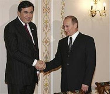 TT Nga Vladimir Putin (phải) tiếp TT Georgia Mikhail Saakashvili tại Novo-Ogaryovo ngoại ô Moscow hôm 21-2.