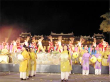 Quang cảnh lễ khai mạc Festival Huế 2006