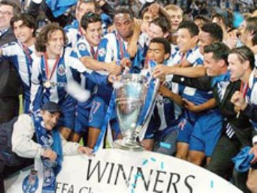 Porto và chức VĐ Champions League năm 2004.
