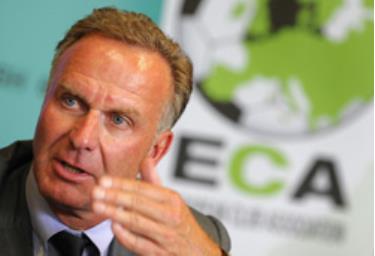 Chủ tịch ECA Karl-Heinz Rummenigge đưa ra tuyên bố chung ở Nyon.
