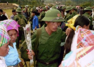 Tân binh lên đường làm nghĩa vụ sẽ là nguồn cán bộ cho huyện Trạm Tấu sau này.