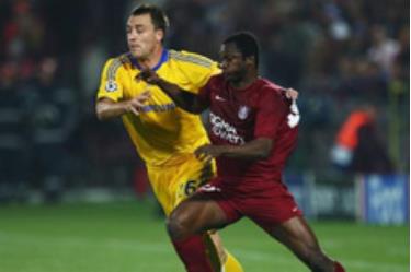 Terry không thể giúp Chelsea vượt qua CFR Cluj.