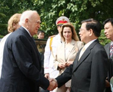 Chủ tịch Nước Nguyễn Minh Triết đón Tổng thống CH Hy Lạp Karolos Papoulias.