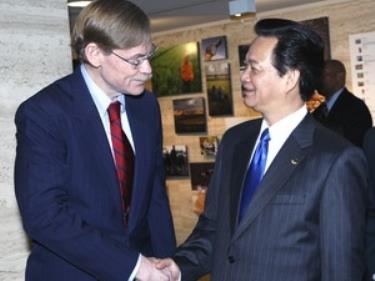 Thủ tướng Nguyễn Tấn Dũng gặp gỡ Chủ tịch Ngân hàng Thế giới Robert B Zoellick.