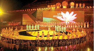 Bế mạc Festival Huế 2012 lộng lẫy và sâu lắng.
