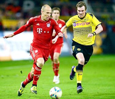 Robben (trái) có thể hiện được mình trước đội bóng cũ?