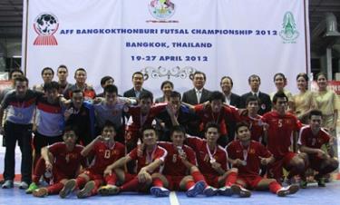 Đội tuyển Việt Nam giành HCB tại giải futsal Đông Nam Á 2012.
