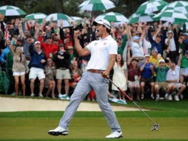 Adam Scott hạnh phúc sau chiến thắng.