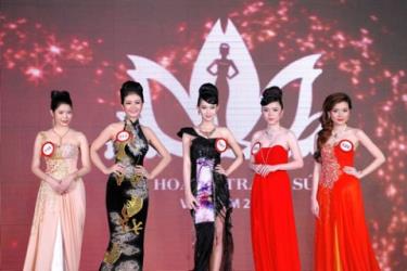 Nữ hoàng Trang sức 2013 sẽ nhận giải 300 triệu đồng.