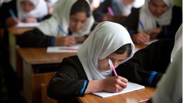 Nữ sinh Afghanistan