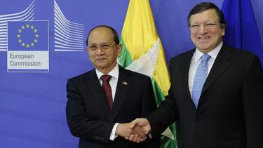 Tổng thống Myanmar Thein Sein (trái) và Chủ tịch Hội đồng châu Âu Manuel Barroso.
