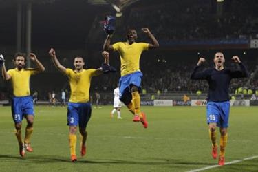 Thắng lợi trên đất Pháp, Juve đã đặt một chân vào bán kết