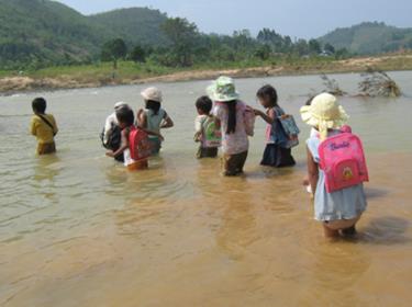 Thương lắm quê hương ngày lũ vào mùa. (ảnh minh họa)