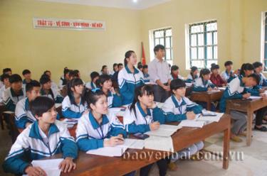 Giờ ôn tập Toán của học sinh nhà trường.
