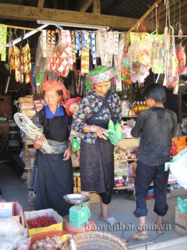 Mỳ chính, dầu gội, bột giặt... là những hàng hóa chủ yếu bị làm giả tiêu thụ ở các xã vùng cao.