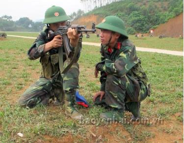 Sư đoàn 355 thực hiện huấn luyện tân binh.
