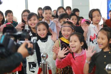 Các thí sinh tham dự vòng sơ tuyển Vietnam Idol Kids 2016 tại Hà Nội.