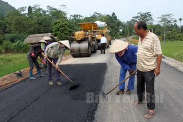 Nhiều tuyến đường trên địa bàn tỉnh Yên Bái đang được nâng cấp.