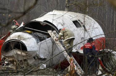 Hiện trường vụ tai nạn máy bay Tu-154 tại Smolensk (Nga) vào năm 2010, khiến Tổng thống Ba Lan Lech Kaczynski và toàn bộ 95 người khác trên khoang thiệt mạng.