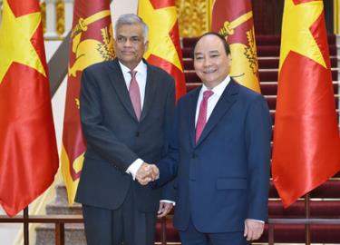 Thủ tướng Nguyễn Xuân Phúc và Thủ tướng Sri Lanka Ranil Wickremesinghe.