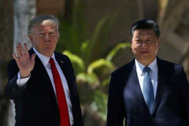 Ông Trump và ông Tập trong cuộc gặp đầu tiên của 2 người hồi đầu tháng 4.