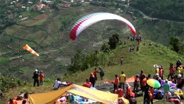 Festival dù lượn “Bay trên mùa nước đổ” tại khu vực đèo Khau Phạ và Triển lãm nghệ thuật Mây pha lê tại xã La Pán Tẩn sẽ diễn ra trong tháng 5/2018.