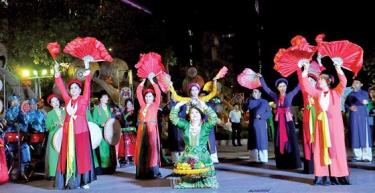 Một tiết mục trình diễn tại đêm khai mạc Festival nghệ thuật dân gian 2019