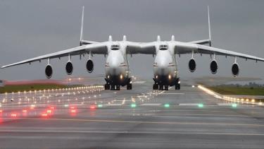 Máy bay lớn nhất thế giới của hãng Stratolaunch.