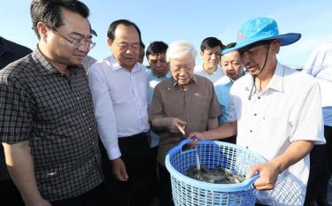 Tổng Bí thư, Chủ tịch nước Nguyễn Phú Trọng trong buổi làm việc tại huyện Kiên Lương, tỉnh Kiên Giang ngày 14/4.