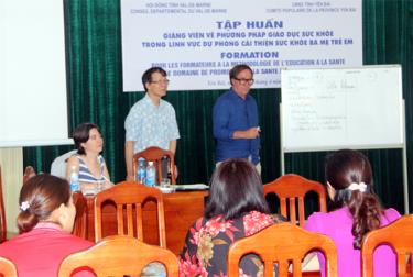 Quang cảnh lớp tập huấn.