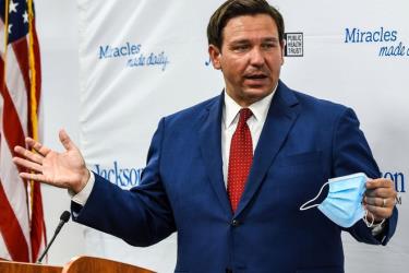 Thống đốc Ron DeSantis đã ban bố tình trạng khẩn cấp ở Florida.