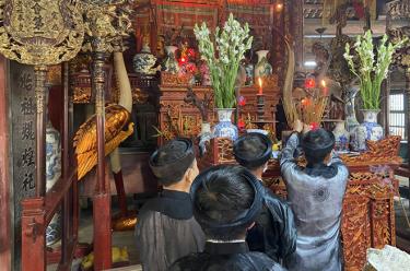Dâng hương trong đình m88 đăng nhập Lô.