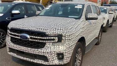 Ford Everest thế hệ mới chạy thử tại Việt Nam, dự kiến có 2 phiên bản gồm: Sport và Titanium