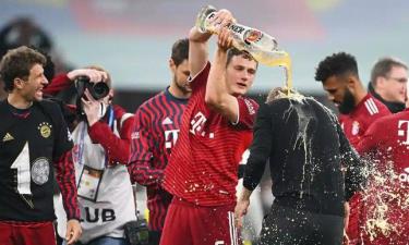 Bayern ăn mừng sau chiến thắng nhẹ nhàng trước Dortmund  