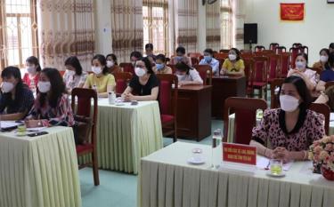 Các đại biểu tham dự Hội nghị tại điểm cầu Hội Liên hiệp Phụ nữ tỉnh.