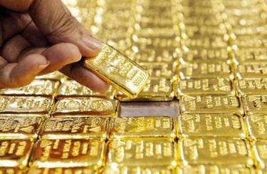 Giá vàng thế giới bật tăng nhưng thấp hơn vàng trong nước gần 18 triệu đồng/lượng. ảnh minh hoạ