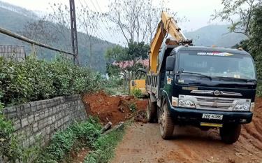 Nhiều hộ tại xã Nghĩa Tâm, huyện Văn Chấn tự nguyện hiến đất để mở rộng tuyến đường Nghĩa Tâm - Trung Sơn.