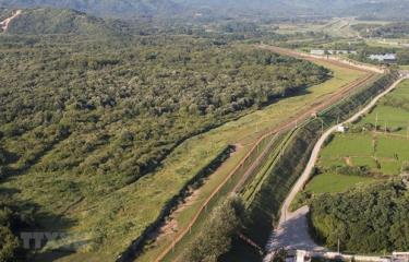 Toàn cảnh khu phi quân sự liên Triều (DMZ) ở Cheorwon, tỉnh Gangwon, Hàn Quốc.