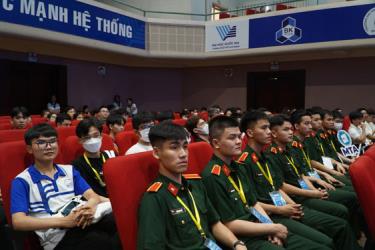 Các đội tham gia khai mạc kỳ thi Olympic hóa học sinh viên toàn quốc