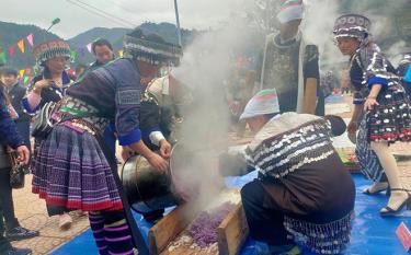 Du lịch Yên Bái chú trọng đẩy mạnh nhiều hoạt động trải nghiệm, tăng tương tác, giao lưu với du khách.