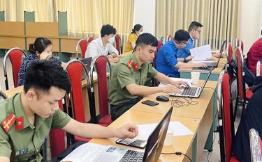 Các thí sinh tham gia Tin học khối cán bộ, công chức trẻ năm 2023.